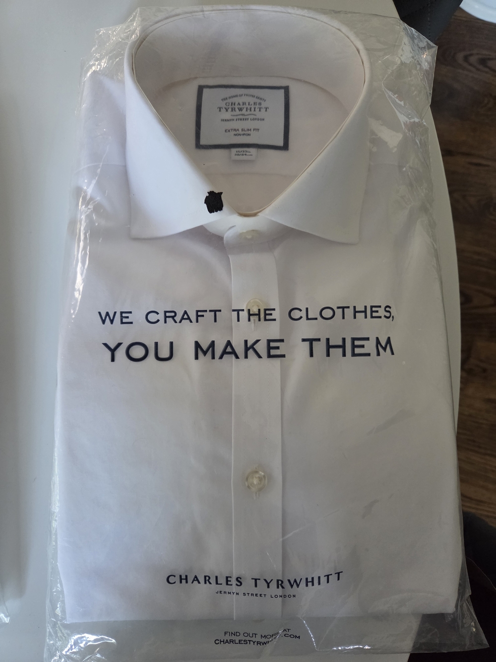 Charles Tyrwhitt White Dress Shirt with Spread Collar, 15/33